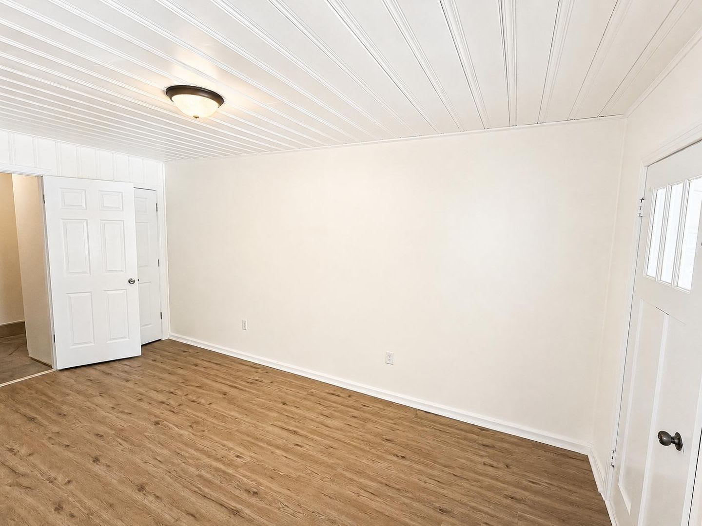 Adorable Remodeled three bedroom, one bath home with spacious fenced in back yard!! – photo 4