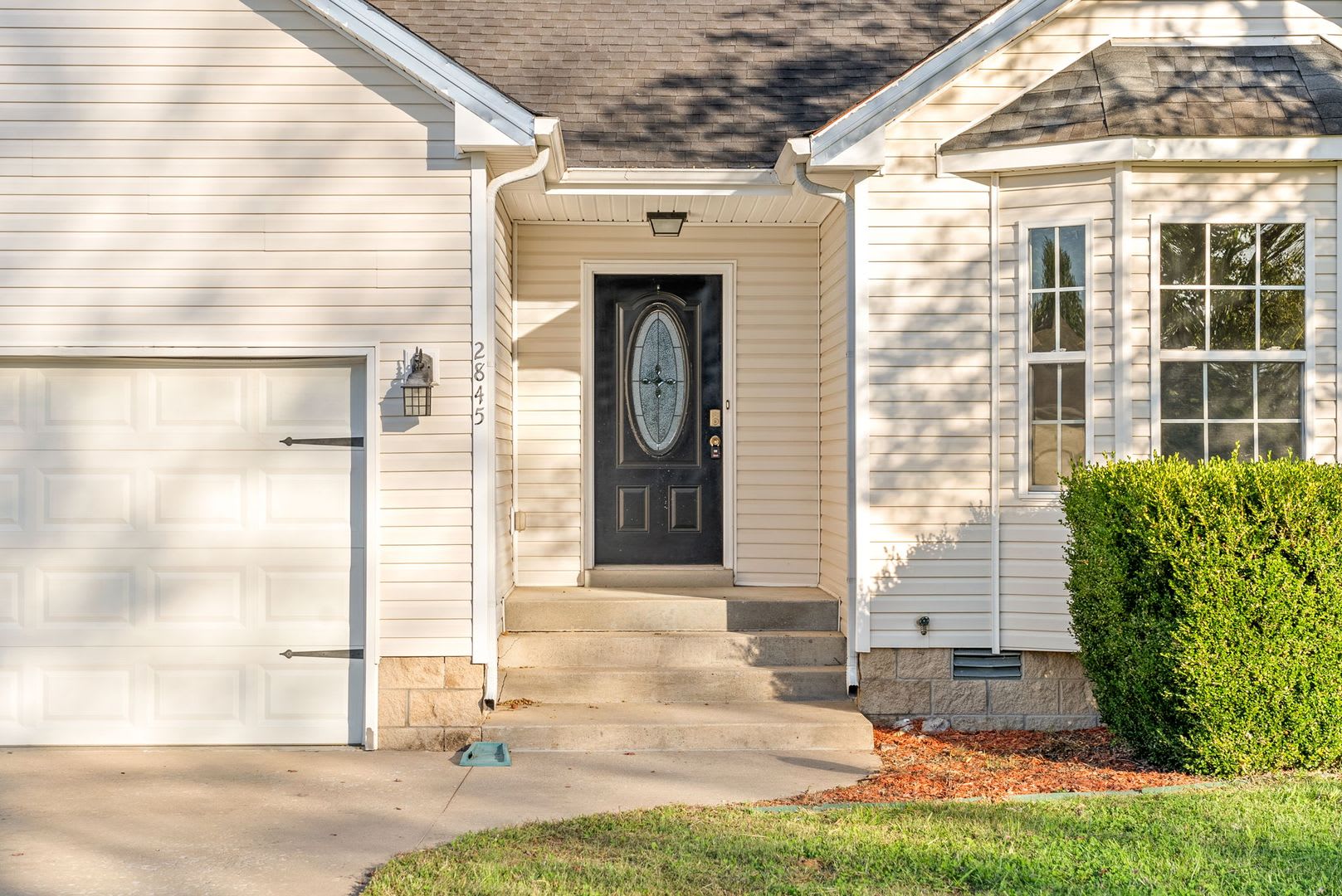 Pet Friendly Three Bedroom – photo 4