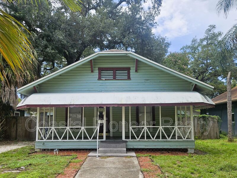 1212 E 32nd Ave. – photo 1
