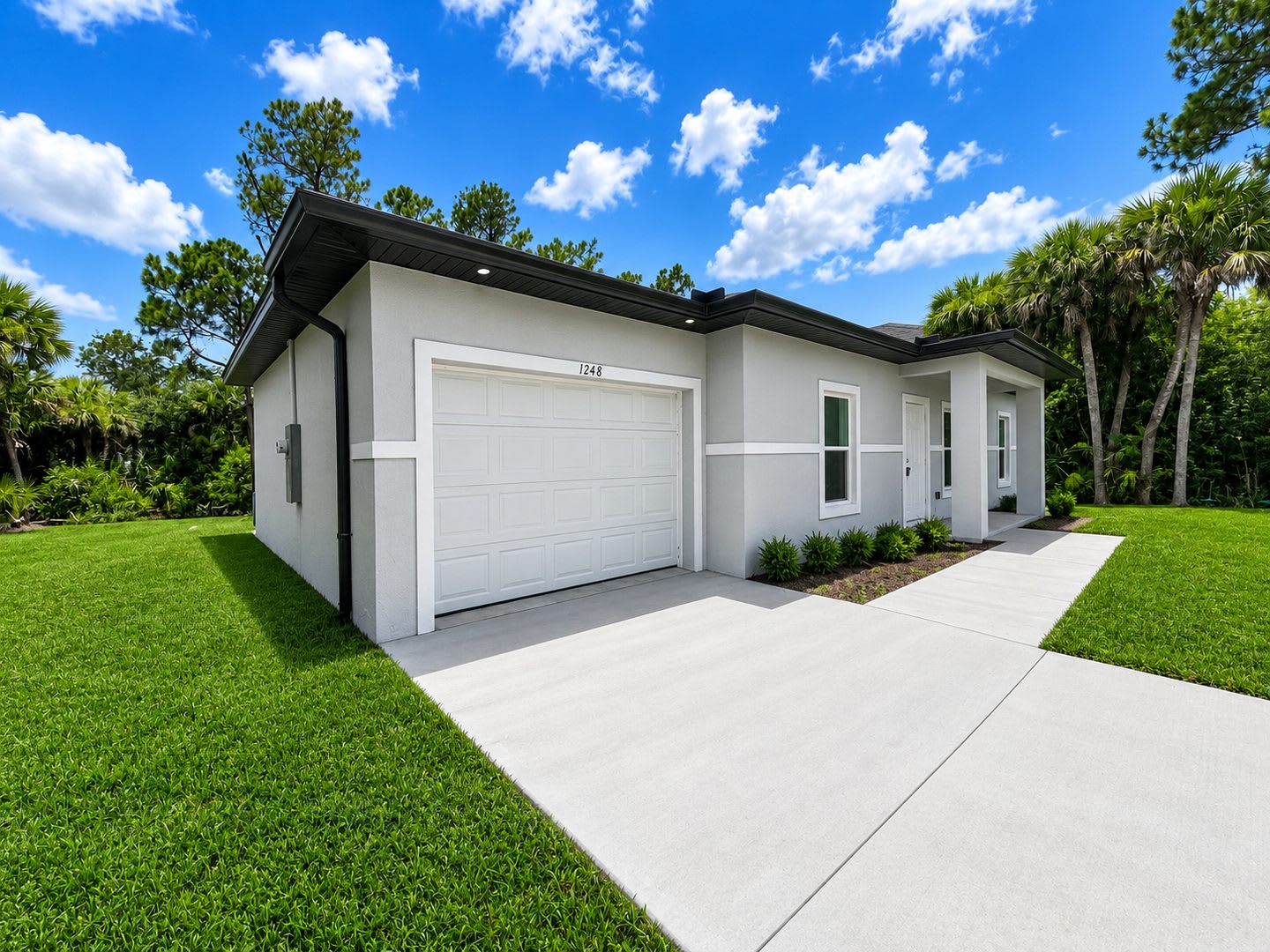 New Construction Modern 3 Bed 2 Bath Home In E Lehigh Acres – photo 2