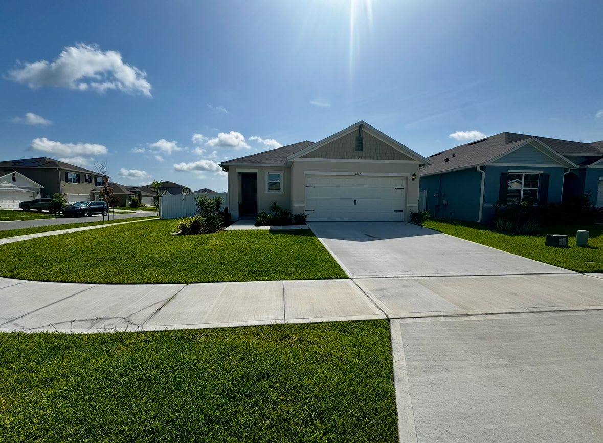 1567 Barberry Dr – photo 3