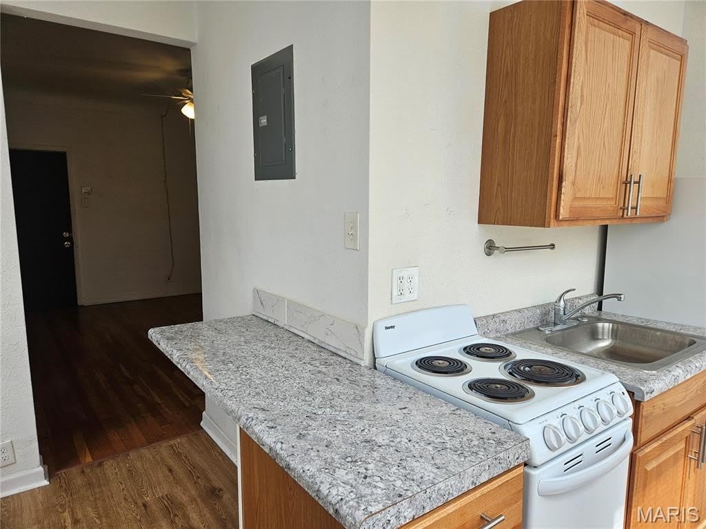 5667 Waterman Boulevard – photo 3