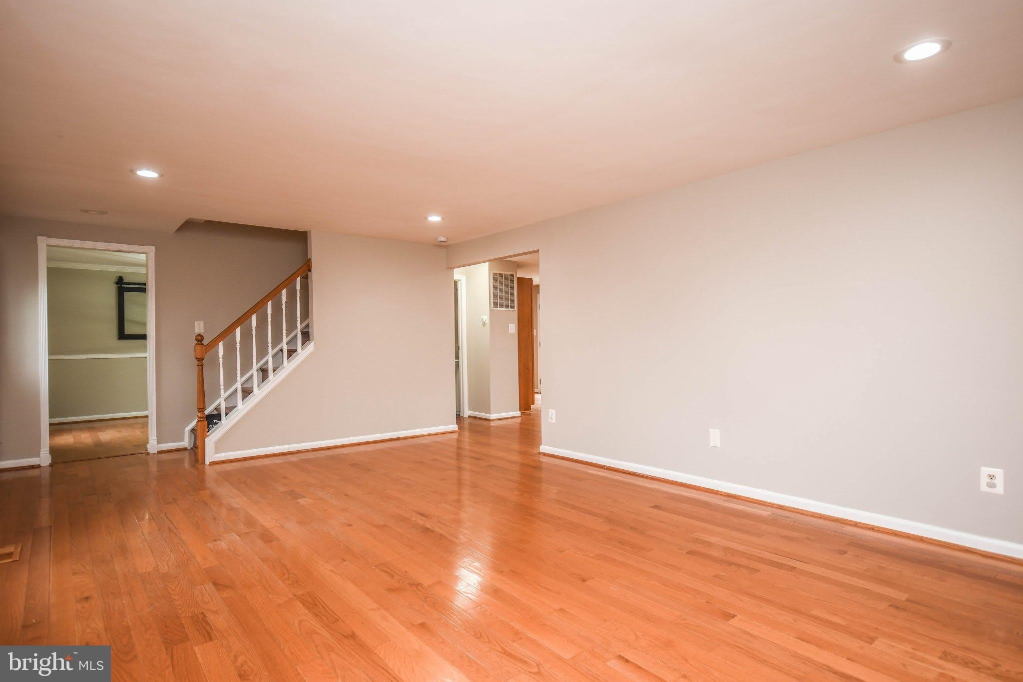 9627 LOCUST HILL Drive – photo 3