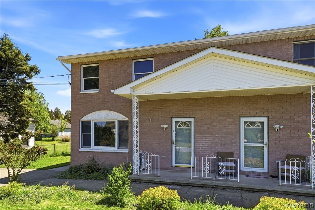 555 Lakeview Avenue – photo 2