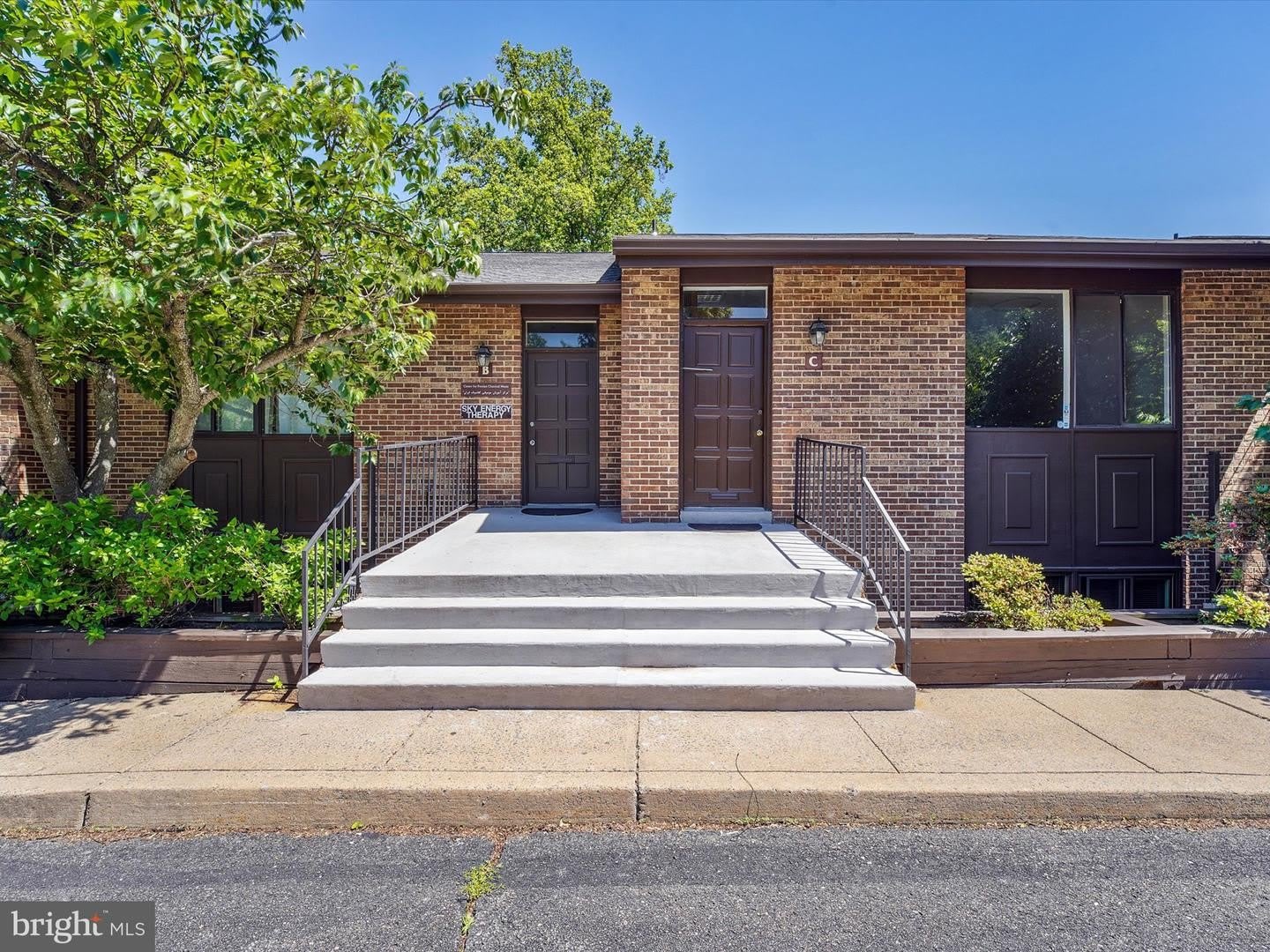 311 MAPLE AVE W #C – photo 3