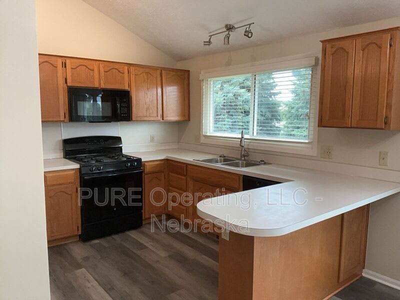 6408 N 79th Avenue – photo 3