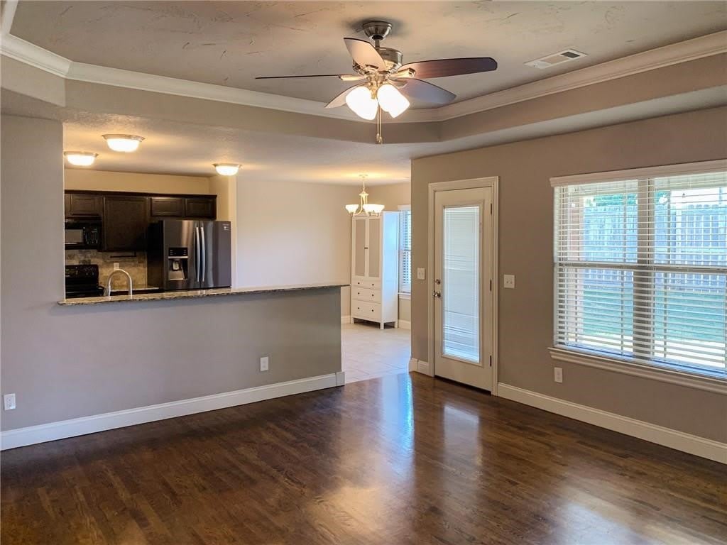900 Sw Crownview – photo 5