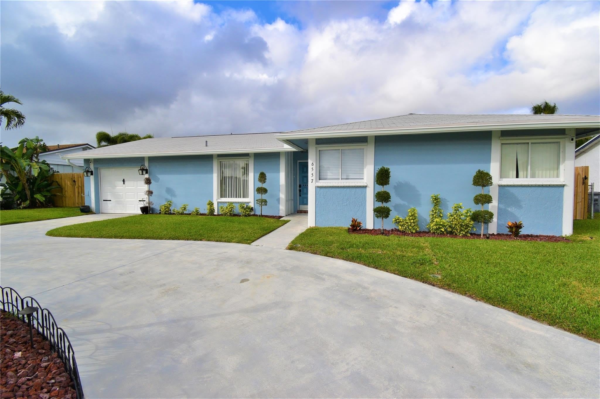 6557 Country Wood Way – photo 1