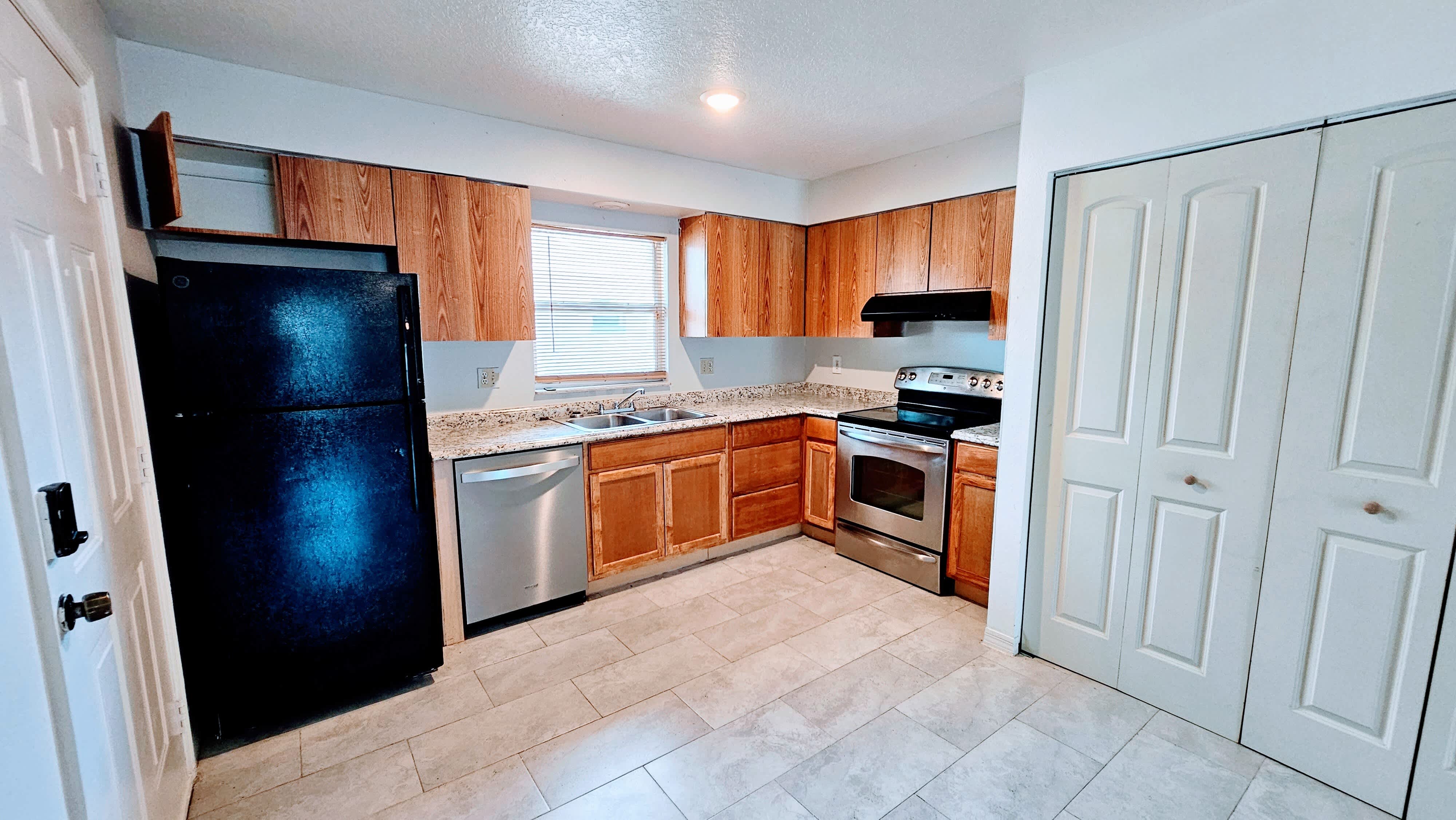 3421 Temple Street – photo 2