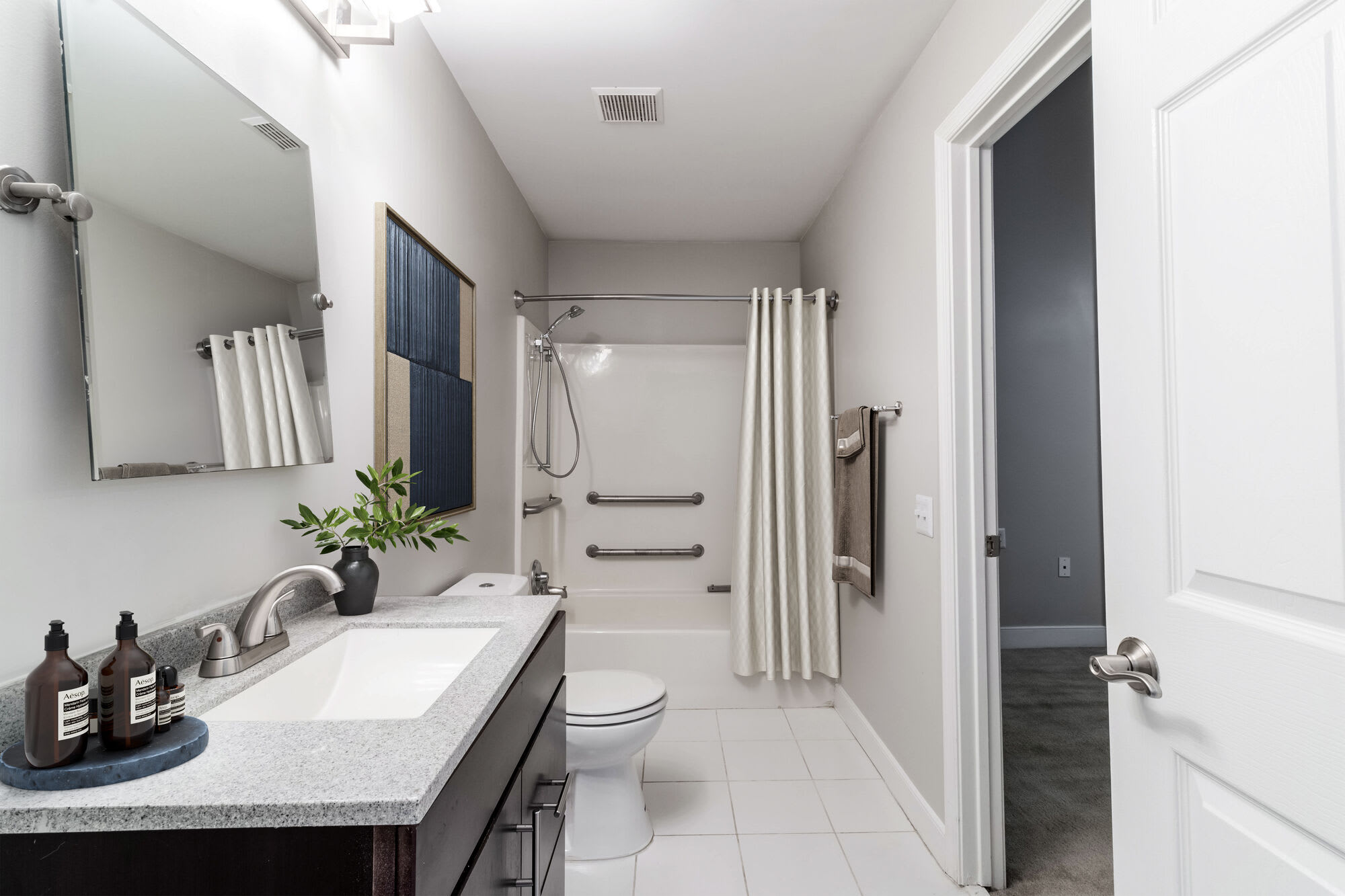 Broadway Apartments – photo 5