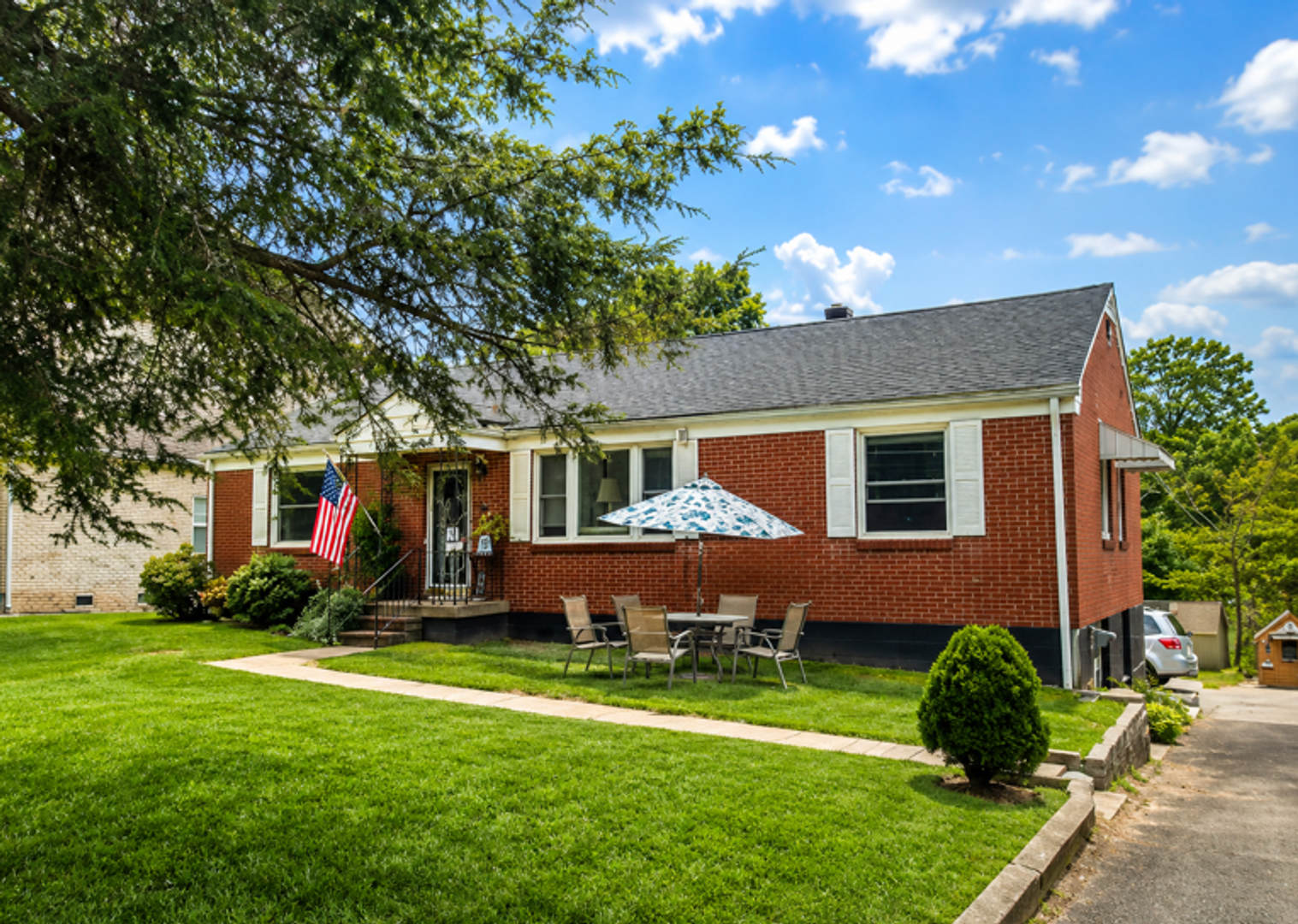 1665 Valley Road/ New photos coming soon – photo 1