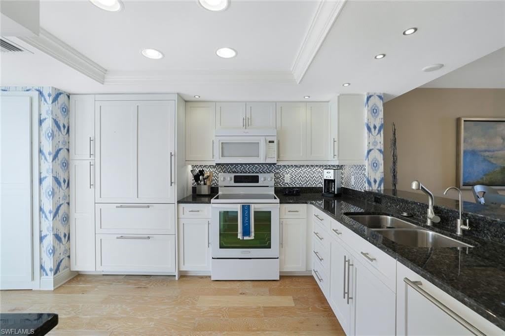 355 Park Shore Dr – photo 4