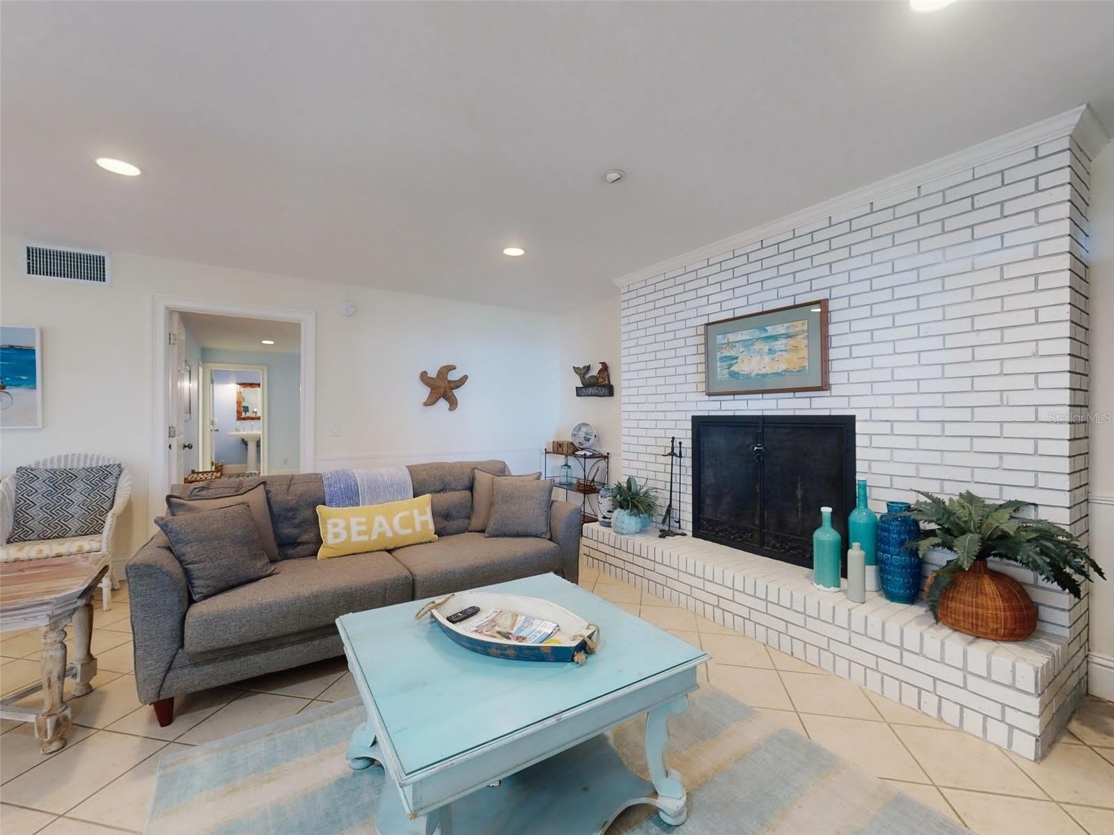 1913 HILL Street – photo 4