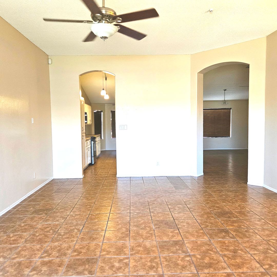 Pool home available now! – photo 4