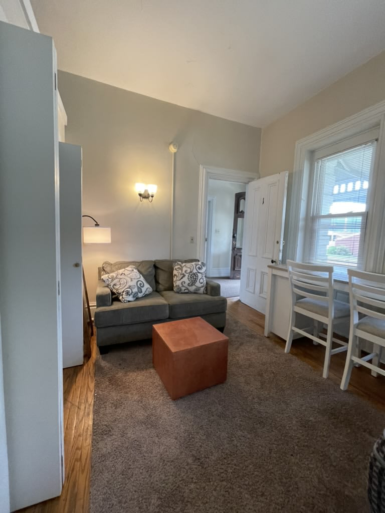 922 West Third Street – photo 1