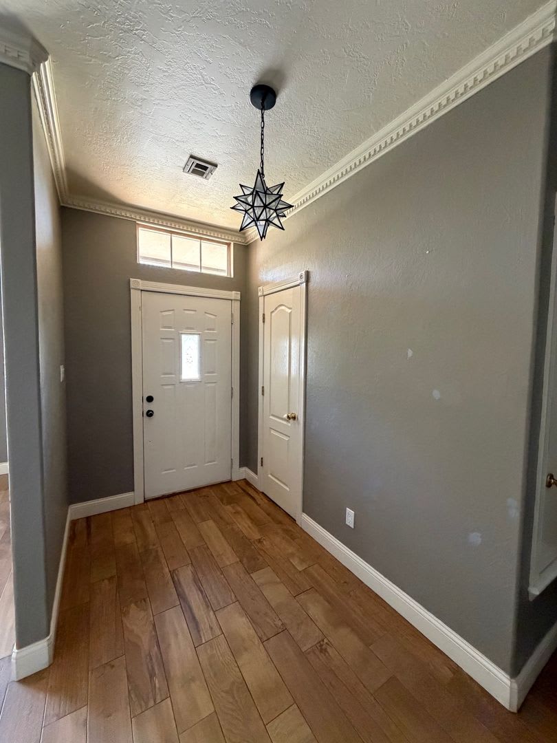 3 bedroom in Wyatt Acres! – photo 4