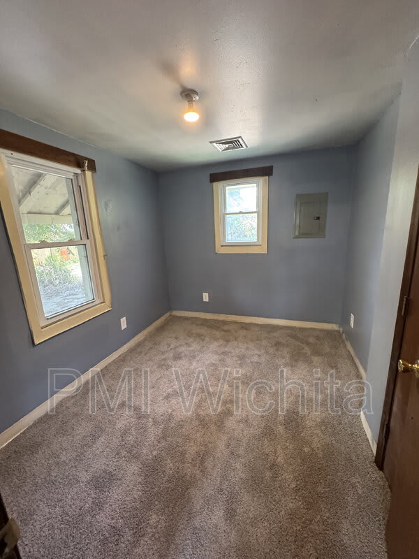 1939 North Fairview Avenue – photo 5