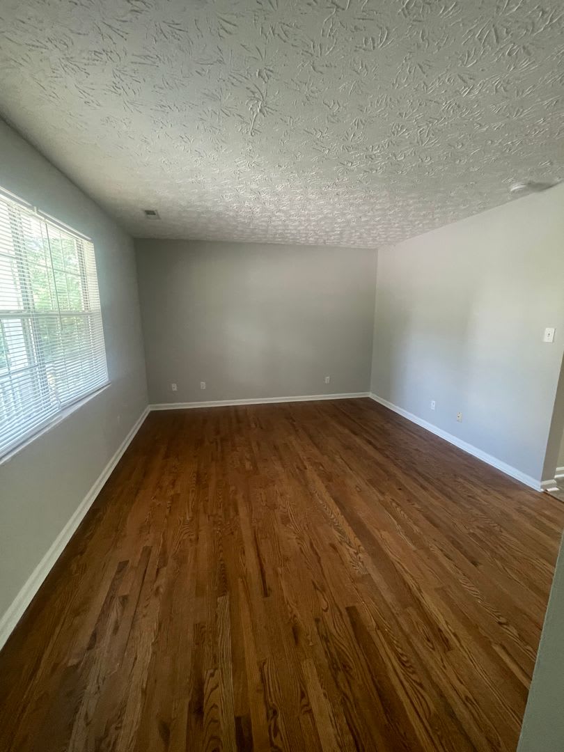 3 bed, 2 bath, 2 car garage home w/ finished basement/bonus room in West Knox – photo 2