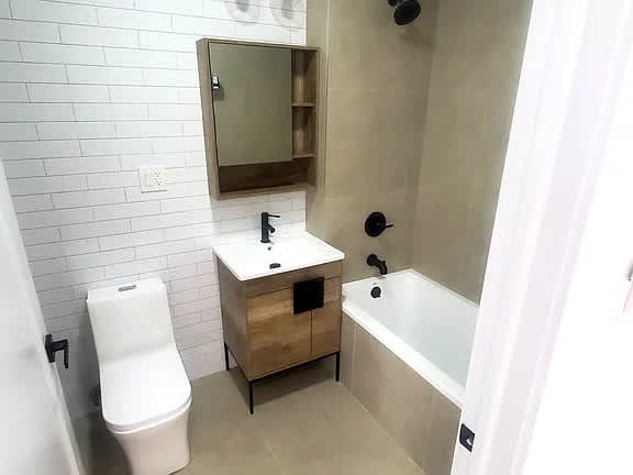52 Martense St Apt 13 – photo 3