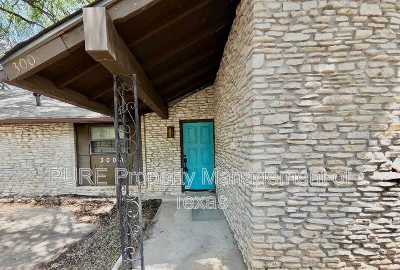 3000 Lakeside Dr – photo 2