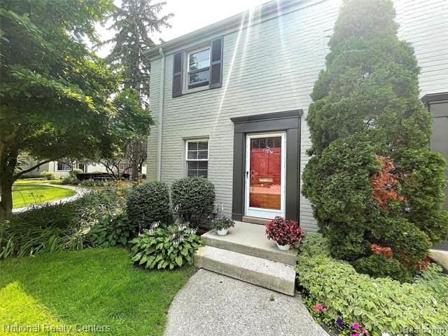 1704 Graefield Road – photo 1