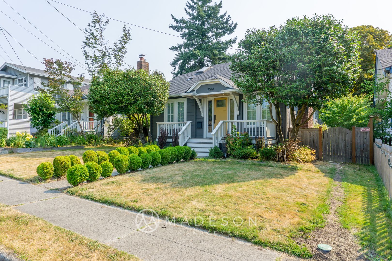 Beautiful Remodeled House with Fenced Yard in Maple Leaf – photo 2
