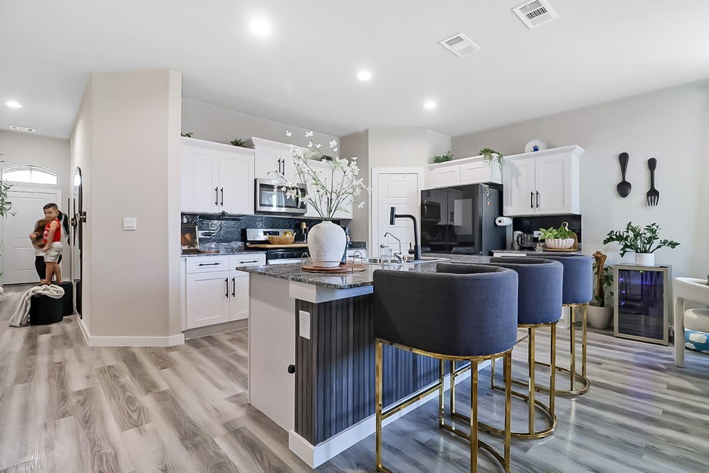 6402 Oracle Dr. – photo 3