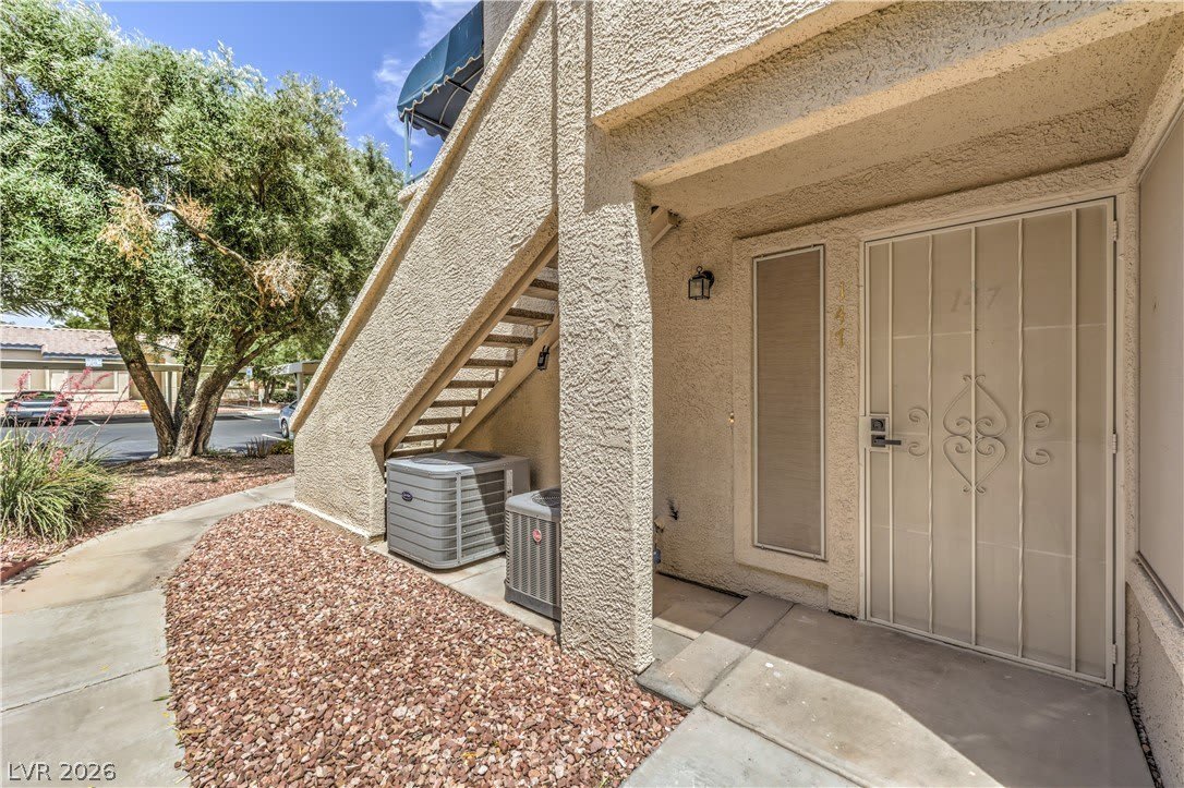 3425 E Russell Road – photo 3