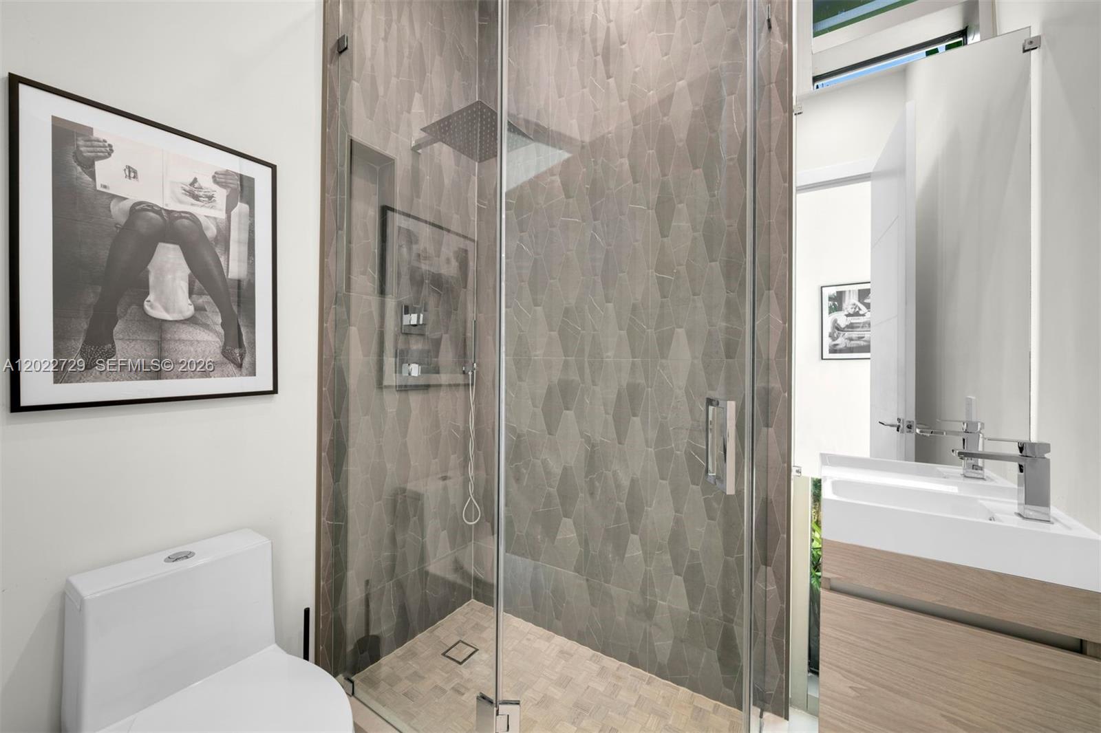 1201 West 47Th Street – photo 5