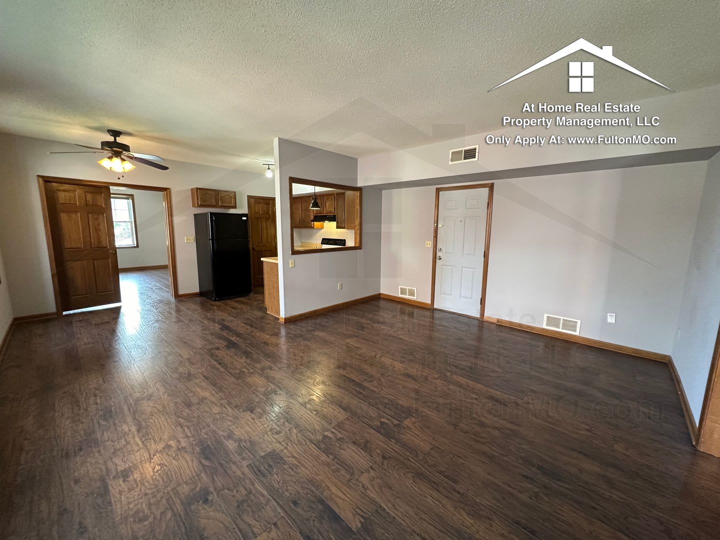 101 East 10th Street Apartment 105 – photo 4