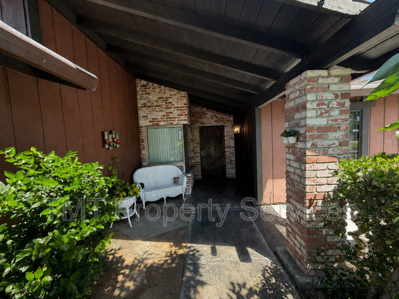 930 Graywood Circle – photo 4