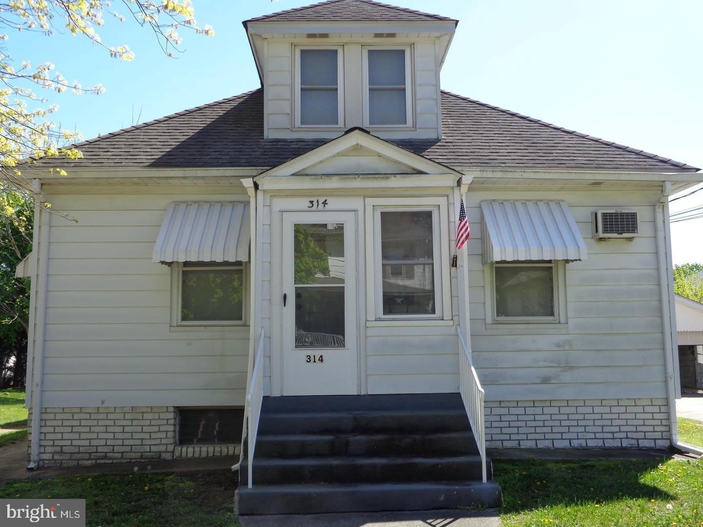 314 VICTORIA Street – photo 1