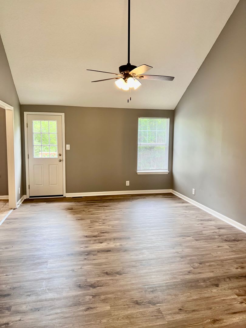 3 Bedroom Home Available In Woodlawn – photo 2