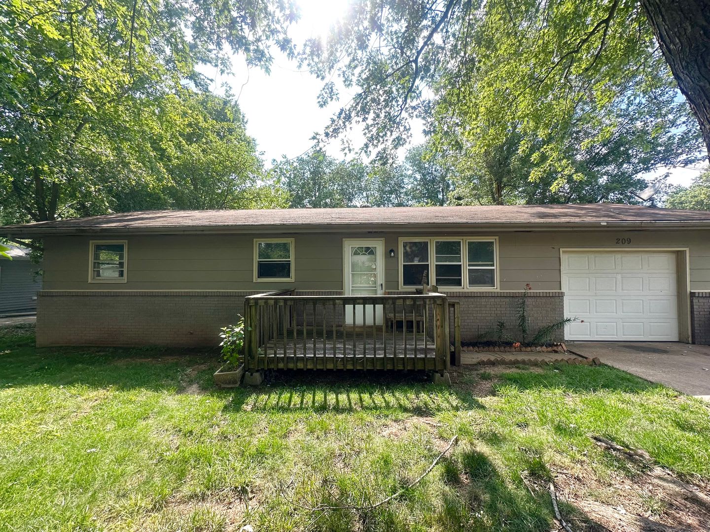 3 Bedroom Home with Garage and Spacious Fenced Yard! – photo 1