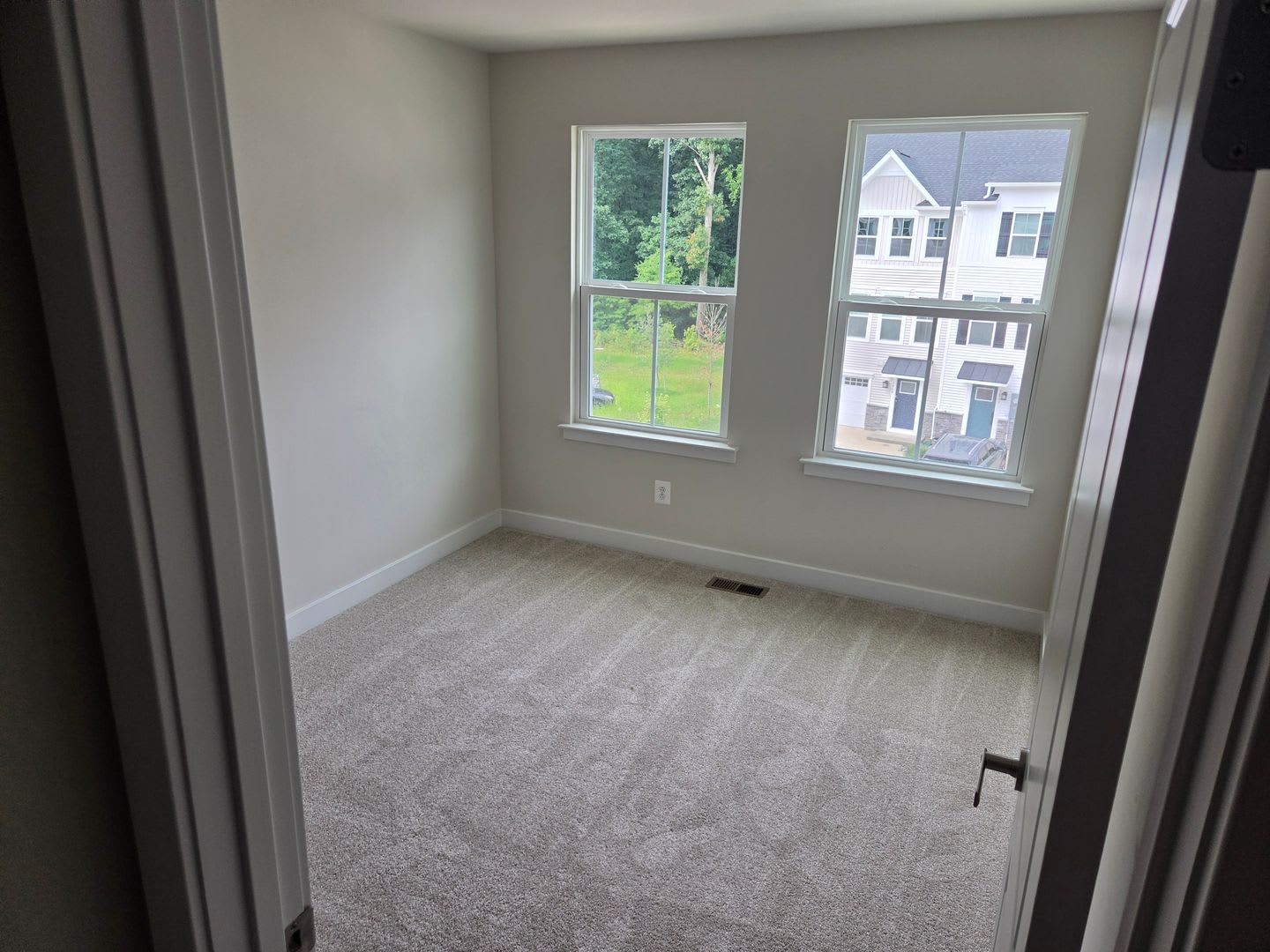 4 Bedroom 2 full bathroom and 2 1/2 Bath Brand New Townhouse – photo 3