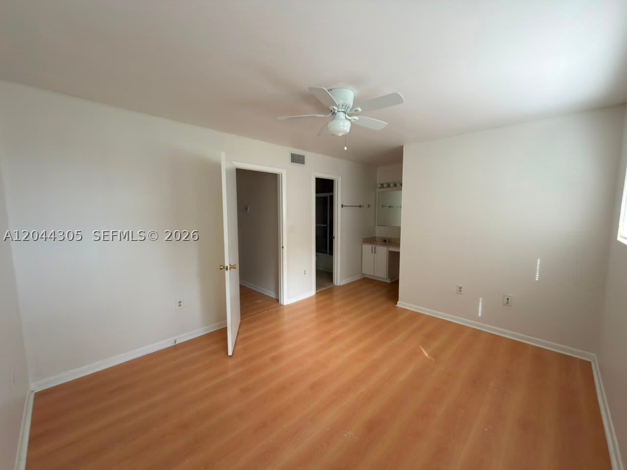 862 Crystal Lake Dr – photo 3