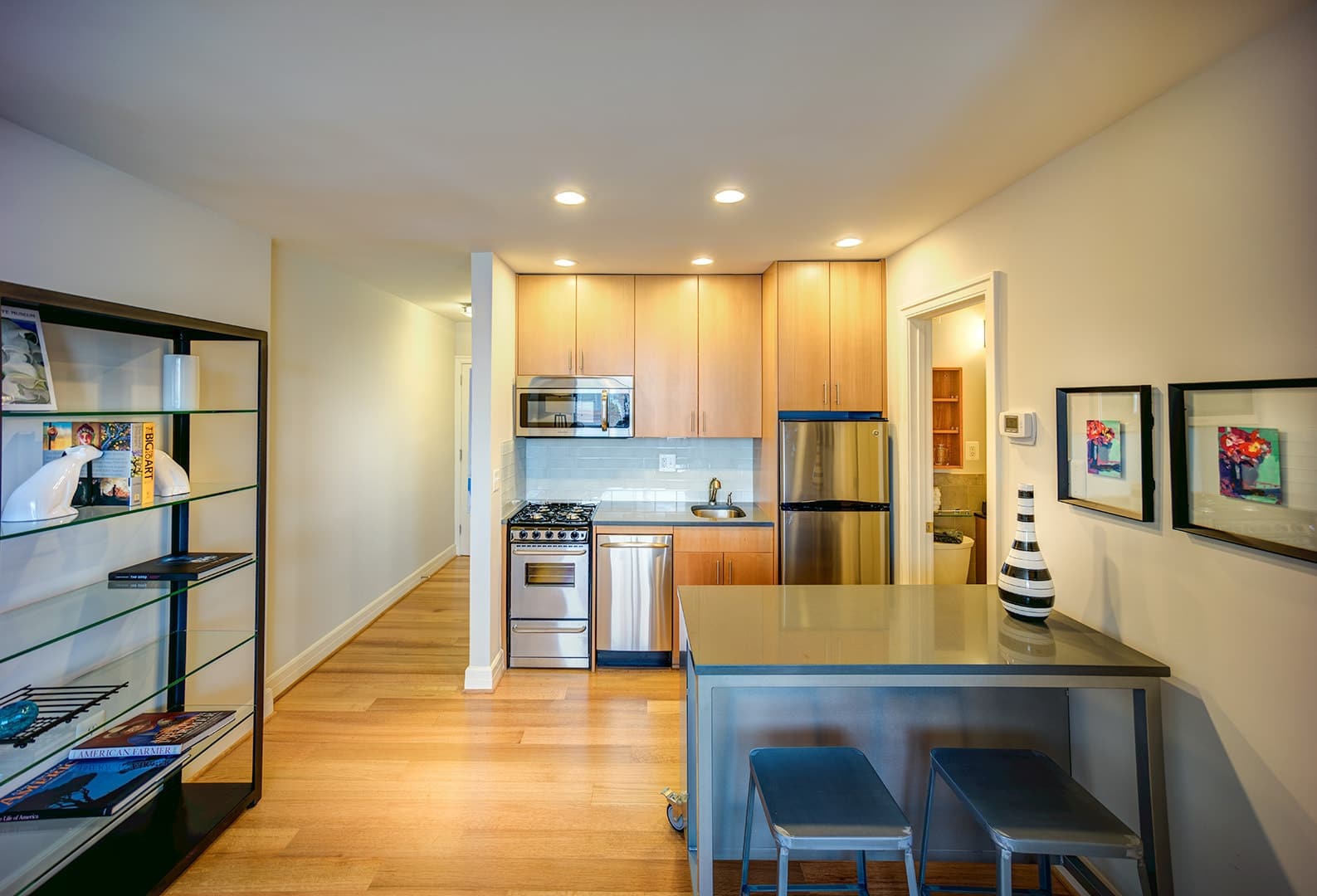 Sutton Plaza Apartments – photo 5
