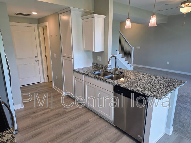 9643 Turnpoint Dr – photo 4