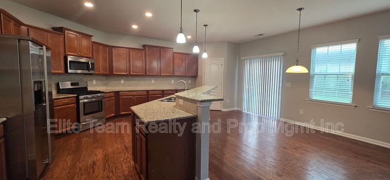 10427 Paisley Abbey Lane – photo 4