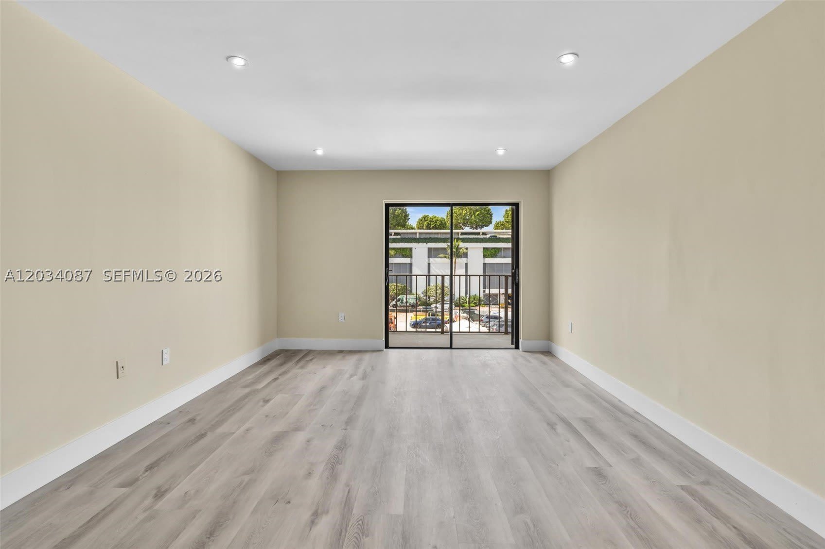 9124 Collins Ave – photo 3