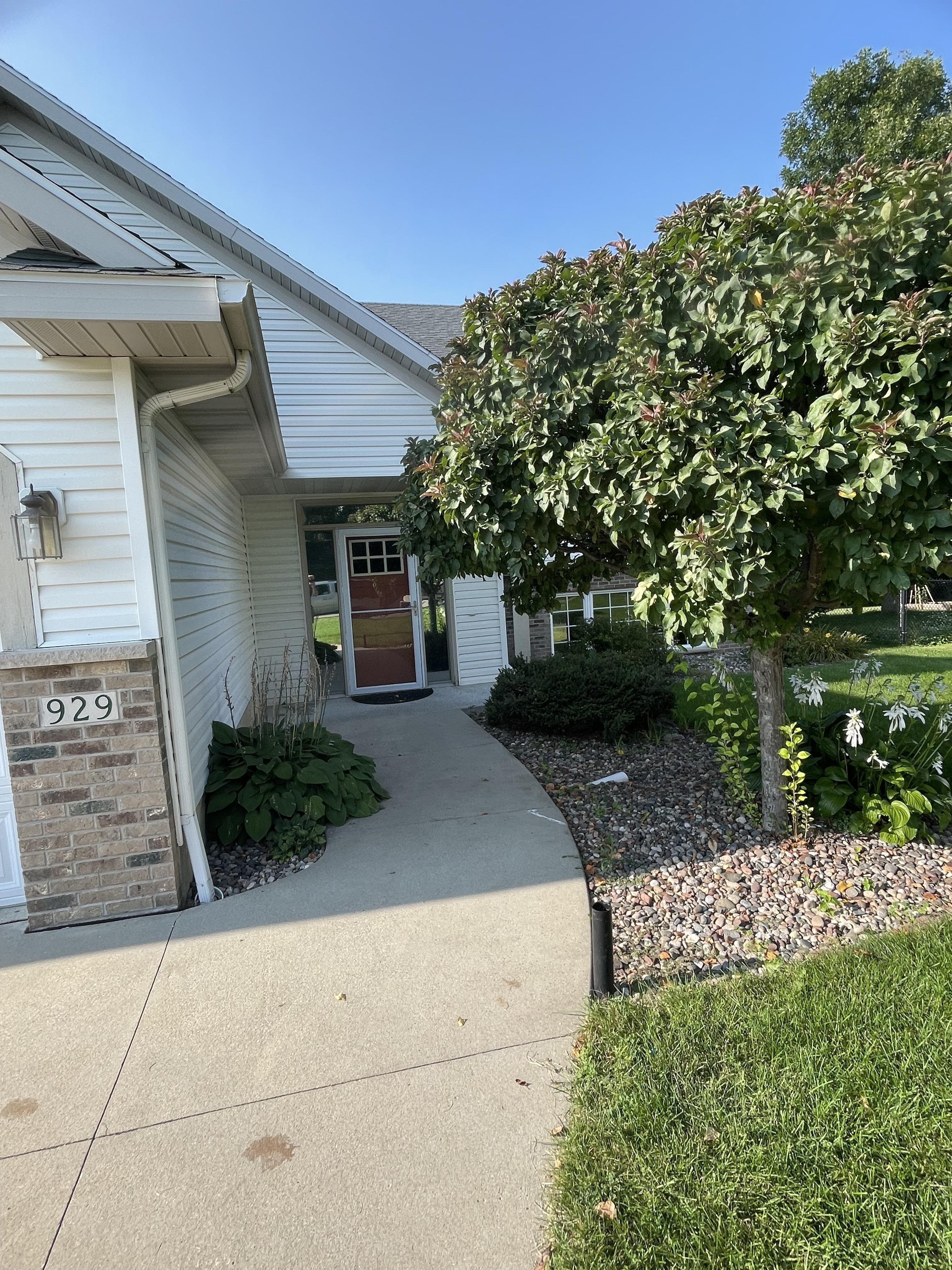 929 Plymouth Ln Nw – photo 2