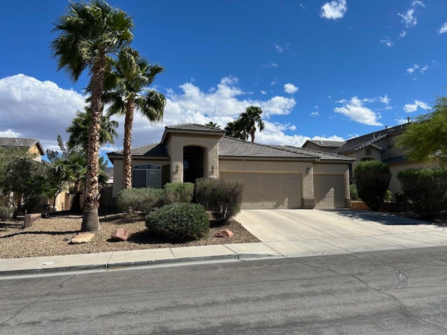 Single Story W Pool And Spa Pool Service Inc 8 1 Move In – photo 1