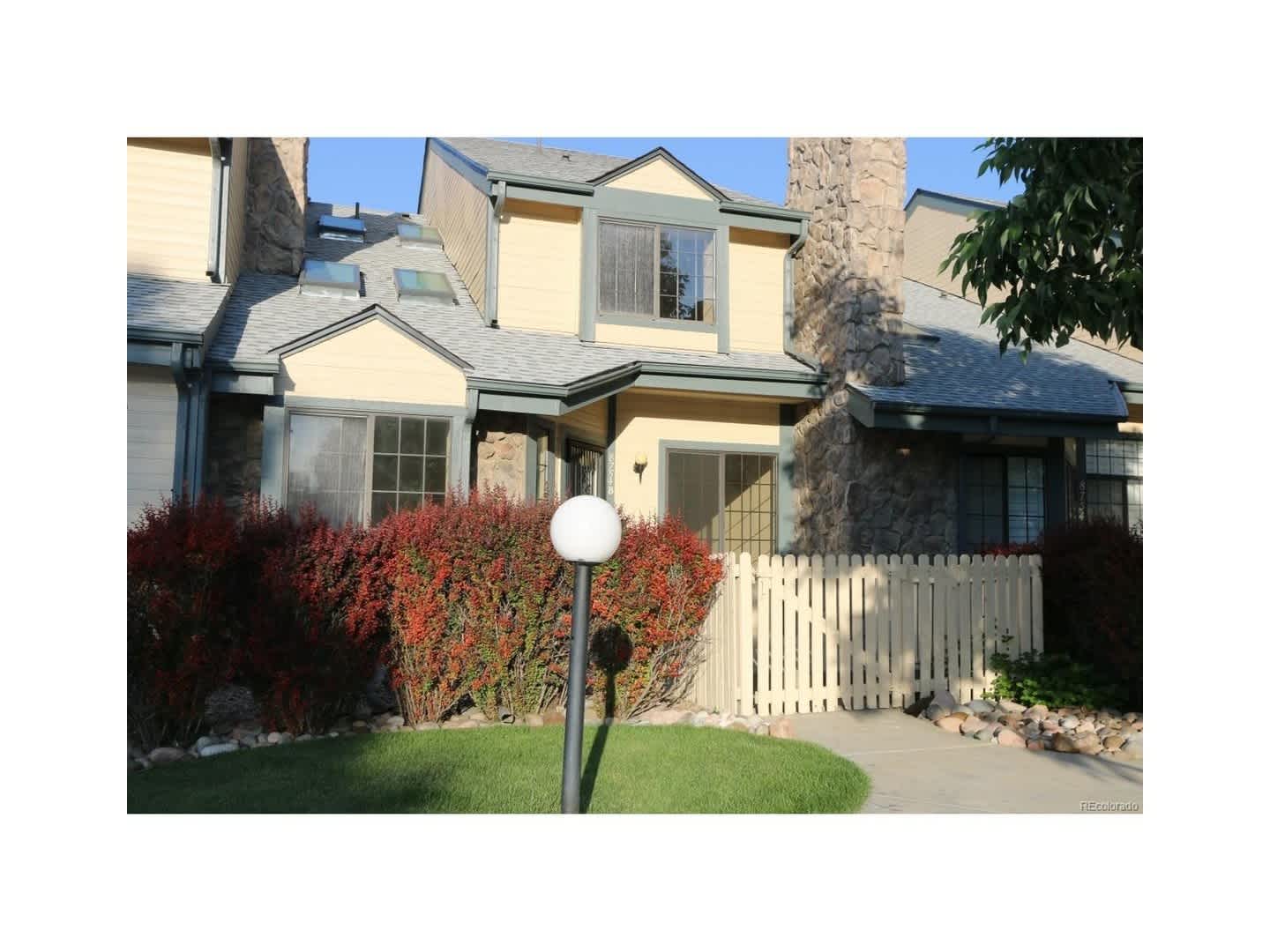 Spacious 3 bed 2 bath Townhome for Rent in Arvada – photo 2
