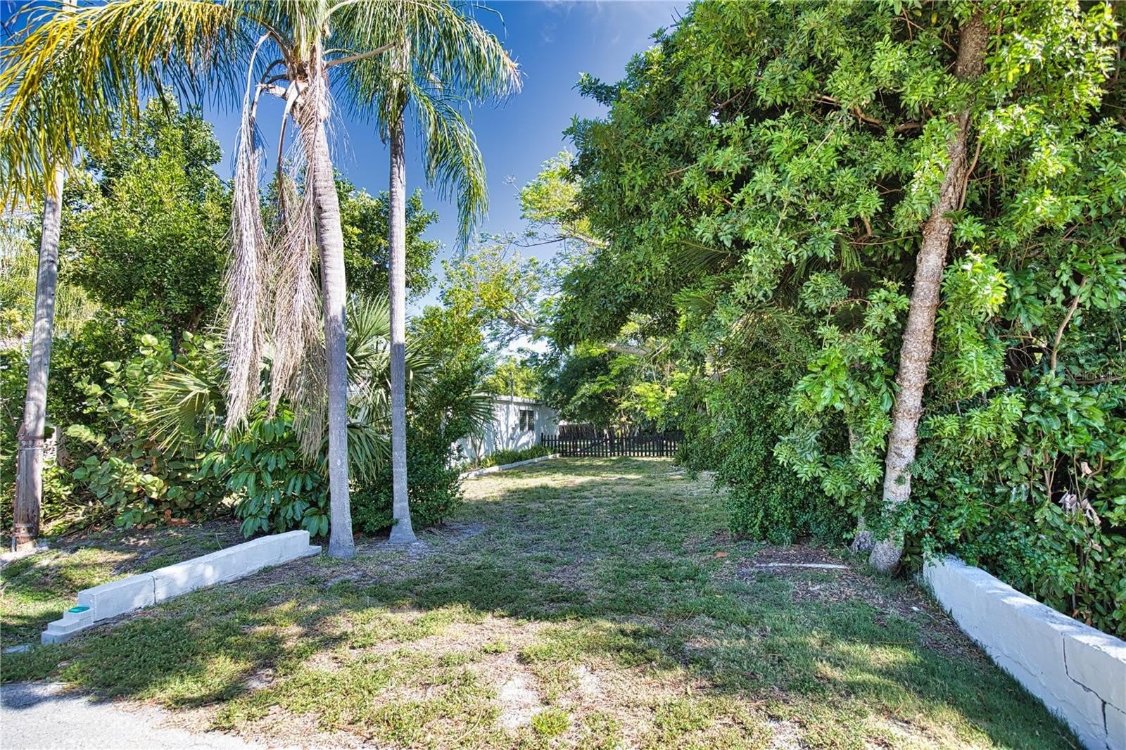 650 EDWARDS Street – photo 3