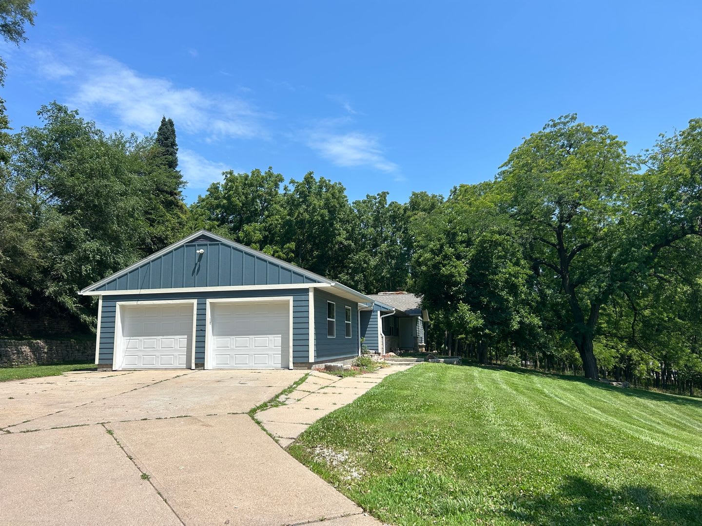 In town acreage – photo 1