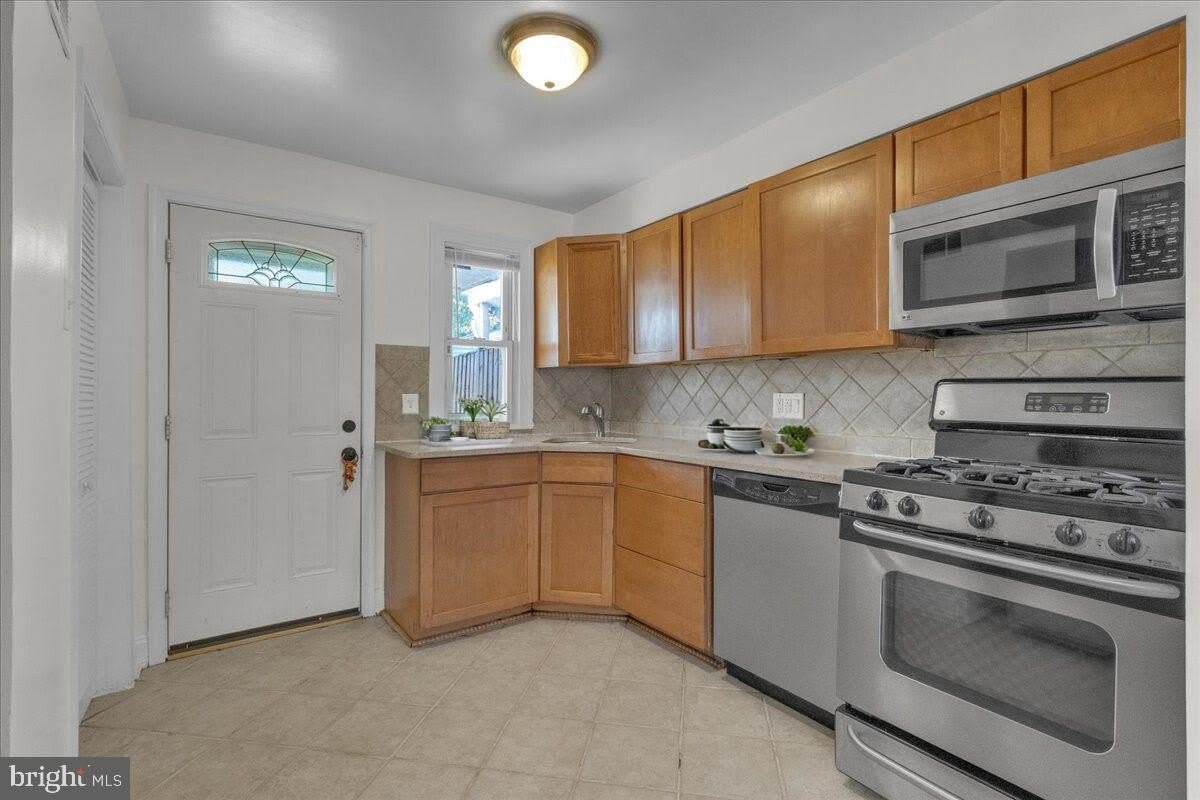 1193 46TH Place SE – photo 2