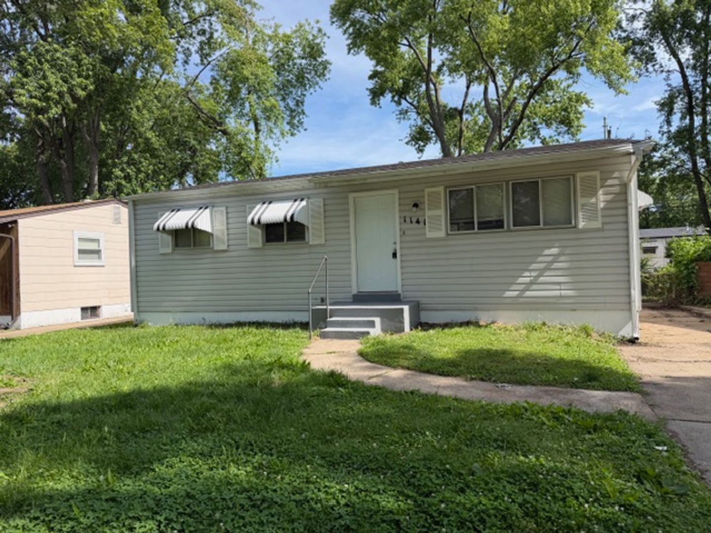 FOR RENT – 1141 Scott Ave, St. Louis, MO 63138 – photo 1