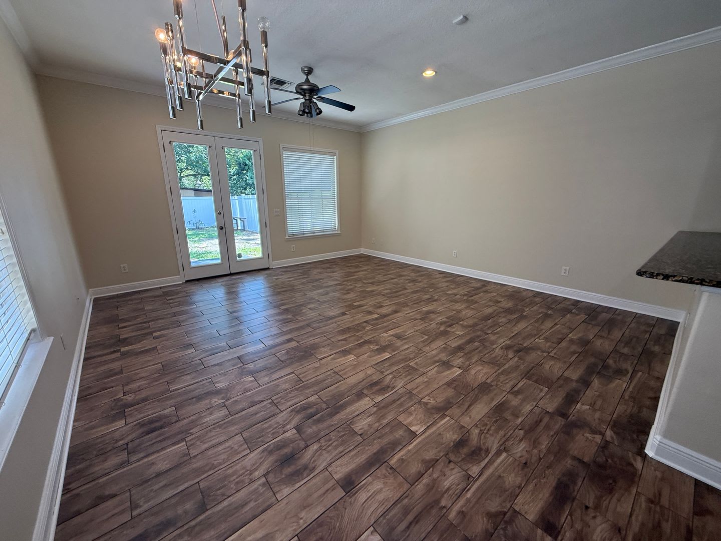 ORLANDO: 3 Bed/2.5 bath, 2 Story Townhome in Golden Heights! – photo 2