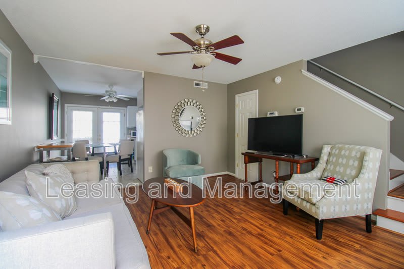 1423 Ashley River Road – photo 4