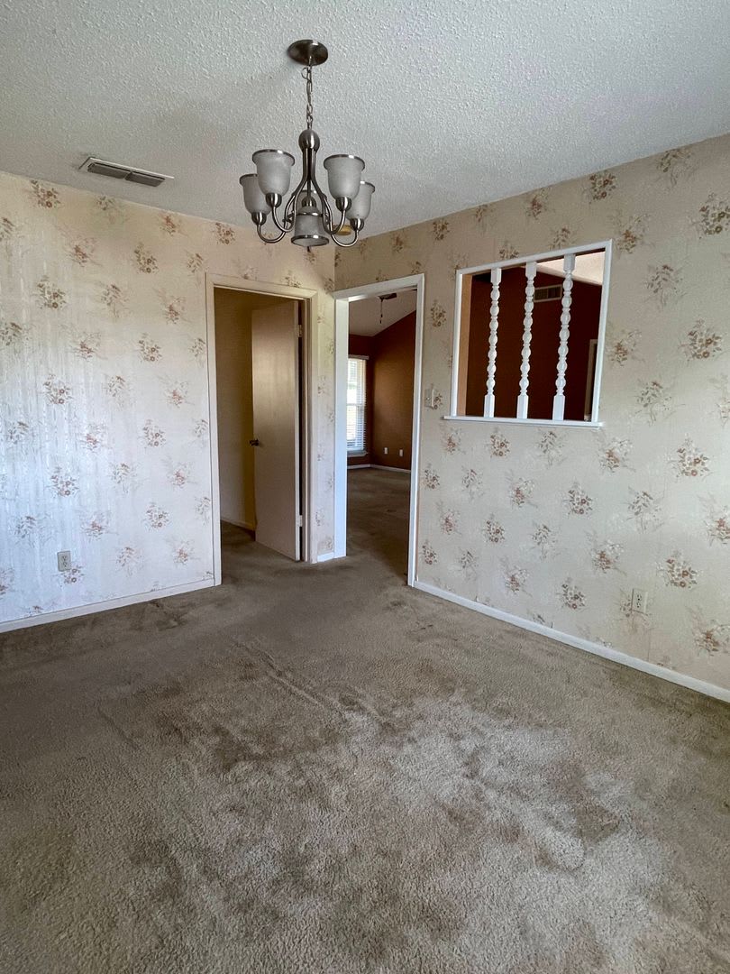 4 bedroom, 2 bath, 2 car garage – photo 4